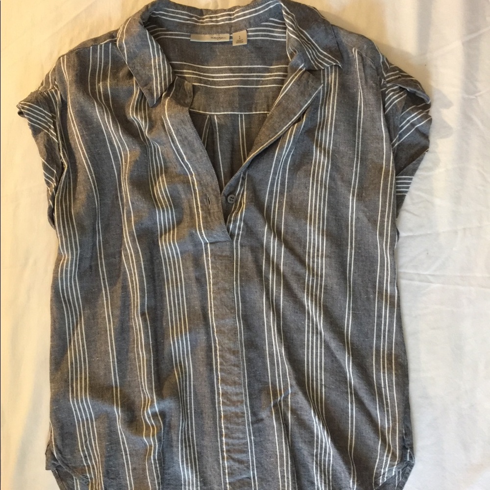 Lightweight linen blend top